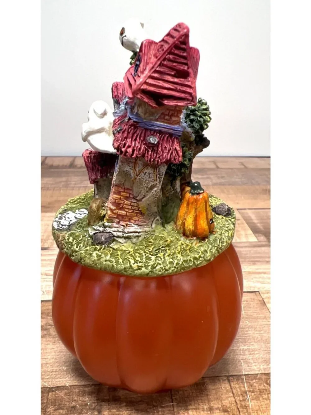 Halloween Pumpkin & Haunted House Figurine With Ghosts